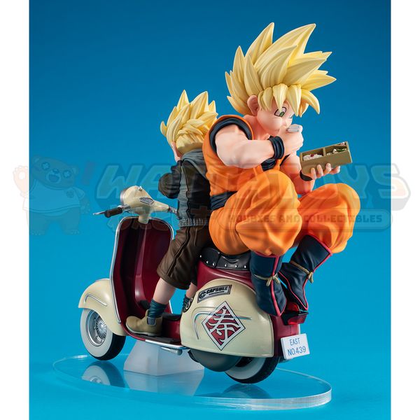 PRE-ORDER - Megahouse - Dragon Ball Z - DESKTOP REAL McCOY EX Super Saiyan Son Goku & Super Saiyan Son Gohan & Mortorbike