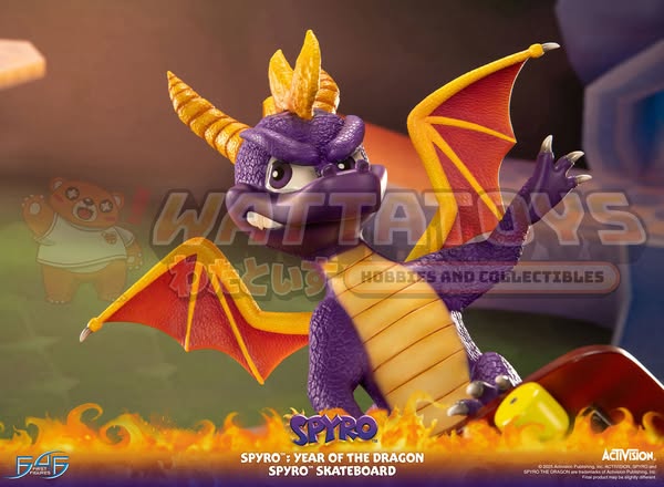 PRE-ORDER - First4Figures - Spyro™: Year of the Dragon - Spyro™ Skateboard