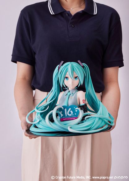 PREORDER - FURYU Corporation - Vocaloid - Hatsune Miku 16th Anniversary Bust Figure