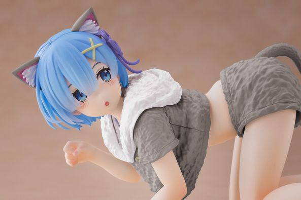 PREORDER - Taito - Re:Zero Starting Life in Another World Desktop Cute Figure - Rem (Cat Roomwear Ver.) Renewal Edition