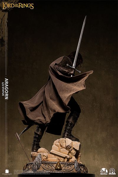 PREORDER - Infinity Studio - Infinity Studios x Penguin Toys Lord of the Rings - 1/2 Aragorn