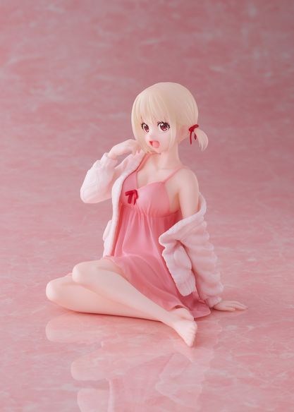 PREORDER - Taito - Lycoris Recoil - Desktop Cute Figure Chisato Nishikigi (Roomwear Ver.)