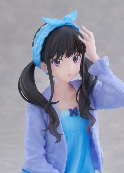 PREORDER - Taito - Lycoris Recoil - Desktop Cute Figure Takina Inoue (Roomwear Ver.)