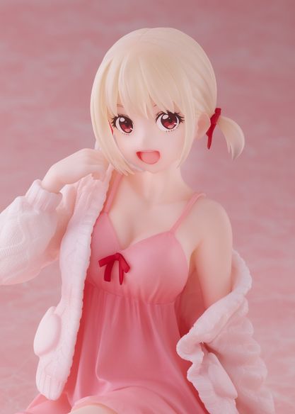 PREORDER - Taito - Lycoris Recoil - Desktop Cute Figure Chisato Nishikigi (Roomwear Ver.)