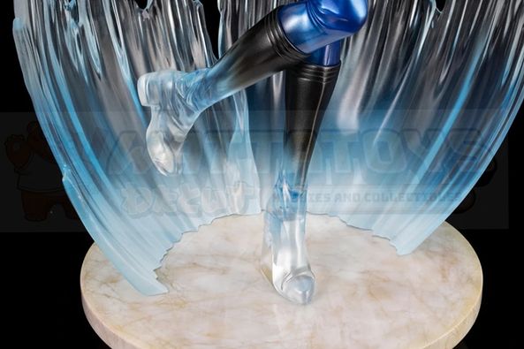 PREORDER - Kotobukiya - MARVEL - 1/6 INVISIBLE WOMAN ULTIMATE BISHOUJO STATUE