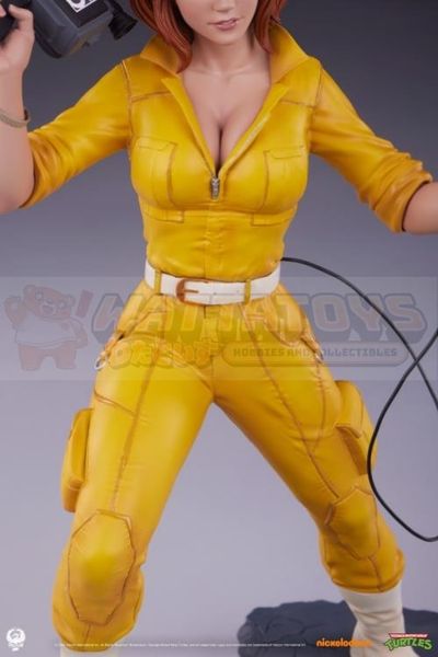 PREORDER - PREMIUM COLLECTIBLES STUDIOS - TEENAGE MUTANT NINJA TURTLES -  1/4 Scale - April O'Neil