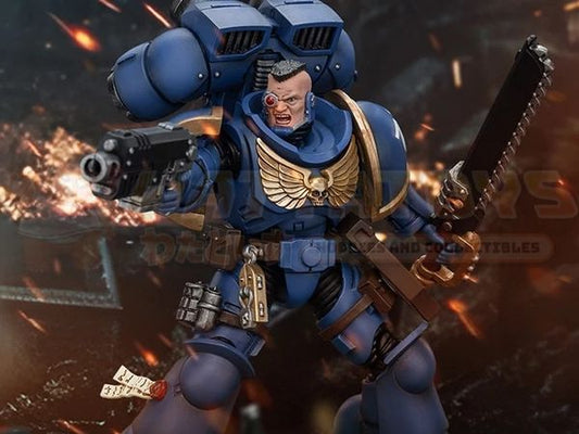 PREORDER - JOYTOY - WARHAMMER 40K - 1/18 Scale - Ultramarines Jump Pack Intercessors Intercessor 2