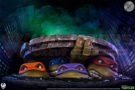 PREORDER - PREMIUM COLLECTIBLES STUDIO - TEENAGE MUTANT NINJA TURTLES - 1/1 Scale - TMNT UNDERGROUND DIORAMA