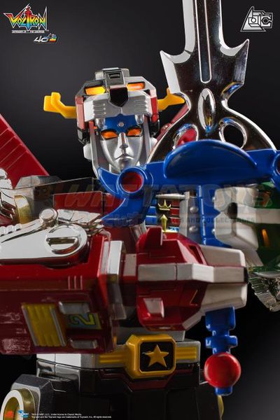 PRE-ORDER - Toynami - Voltron: Defender of the Universe - 40th Anniversary Voltron Collector's Set