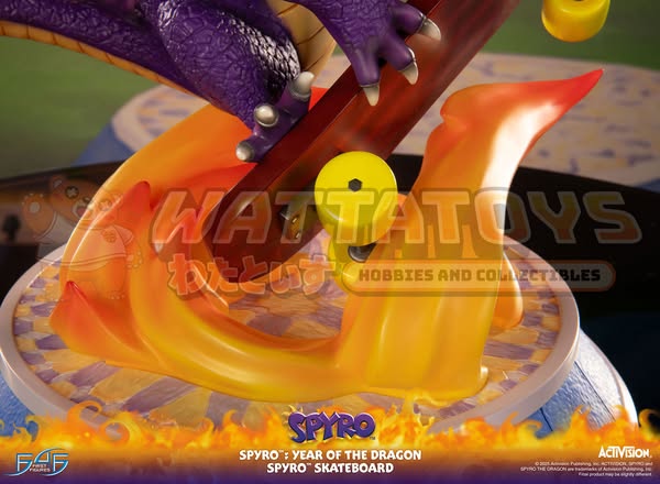 PRE-ORDER - First4Figures - Spyro™: Year of the Dragon - Spyro™ Skateboard
