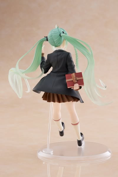 [PRE-ORDER] TAITO - Hatsune Miku - Hatsune Miku Figure - Fashion (Preppy Ver.)