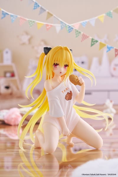 [PRE-ORDER] TAITO To Love-Ru Darkness Desktop Cute Figure - Golden Darkness (Roomwear Ver.)