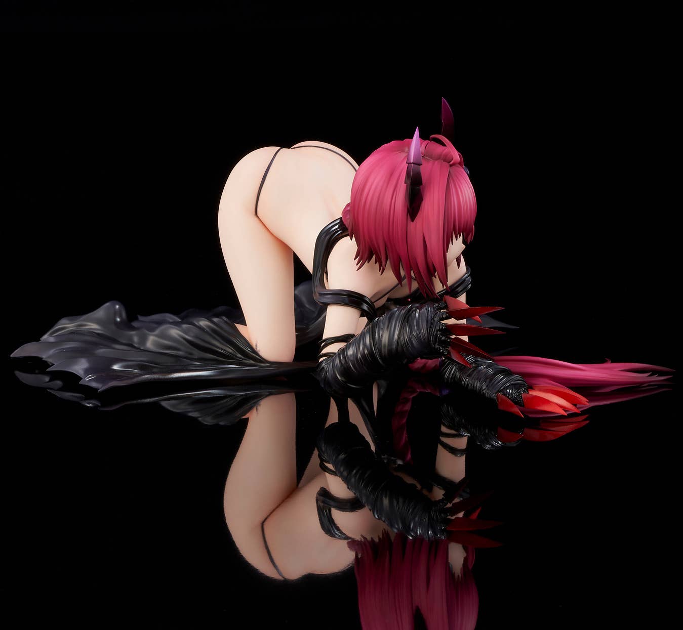 [PRE-ORDER] Union Creative To Love-Ru Darkness – Mea Kurosaki Darkness Ver. 1/6 Scale (Renewal Package Edition)