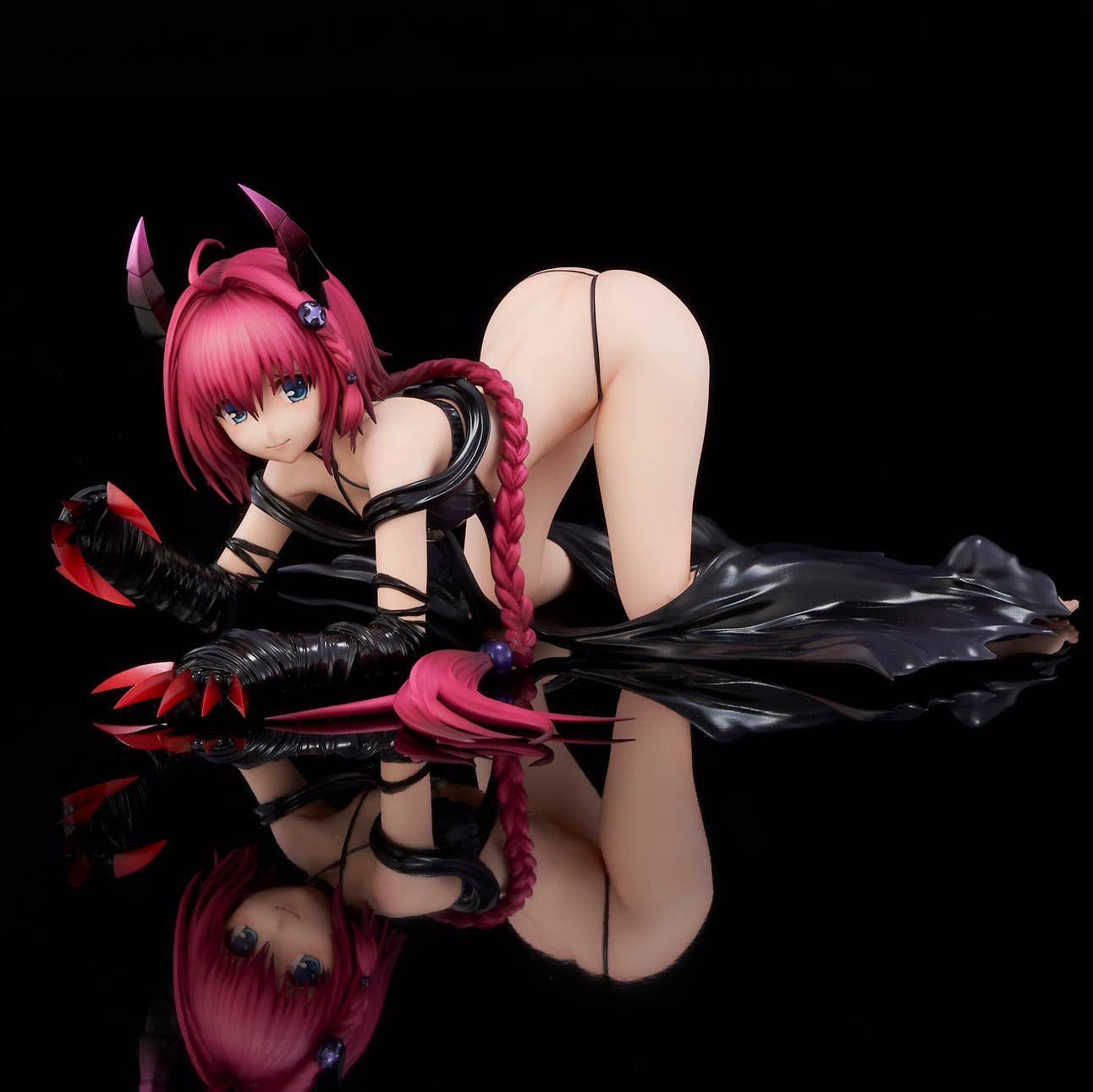 [PRE-ORDER] Union Creative To Love-Ru Darkness – Mea Kurosaki Darkness Ver. 1/6 Scale (Renewal Package Edition)