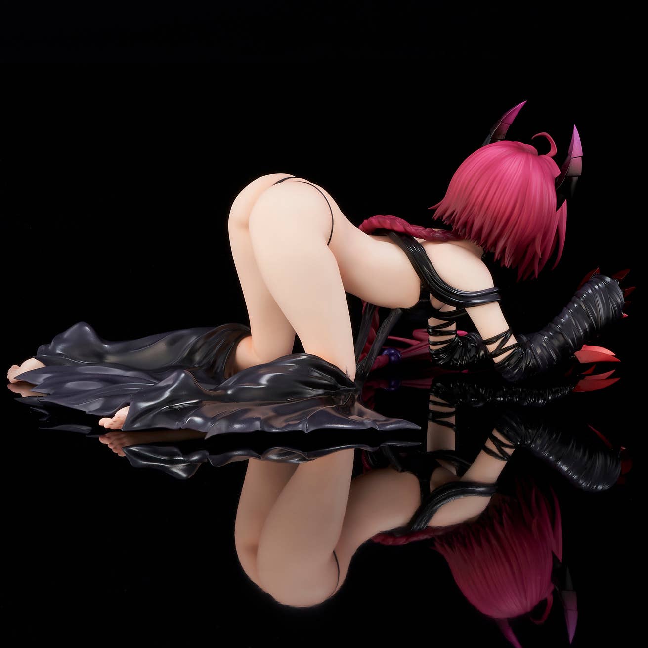 [PRE-ORDER] Union Creative To Love-Ru Darkness – Mea Kurosaki Darkness Ver. 1/6 Scale (Renewal Package Edition)